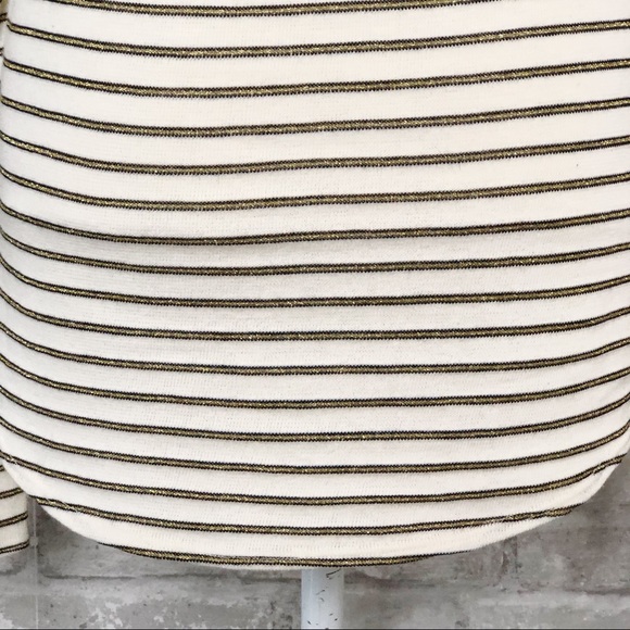 NWT CHASER Long Sleeve Cold Shoulder Top with Black & Metallic Gold Stripes Med - Picture 10 of 16